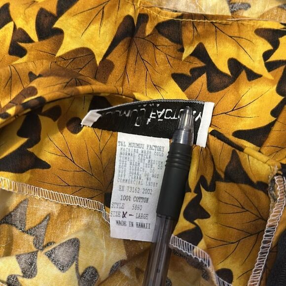 Vintage T&L muumuu Factory Hawaiian Floral Yellow Dress with Lace Trim size XL - Picture 11 of 12